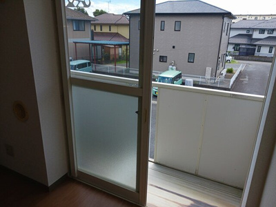 【バルコニー】 | エトワールⅢ | 開放的で明るい空間を演出してくれるバルコニーです