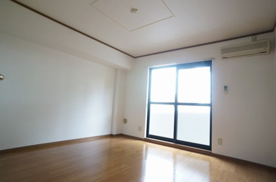 【居間・リビング】 | メゾン・ド・パルテール | 居間です