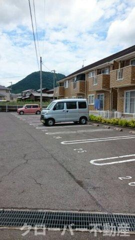 ヴィータ・リベラ国分寺Ｃの駐車場