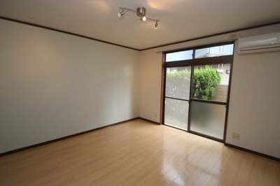 【洋室】 | シュロス三福