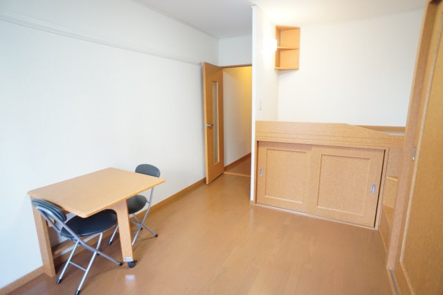 レオパレスＫ＆Ｍの玄関|※写真と現状が異なる場合は現状を優先