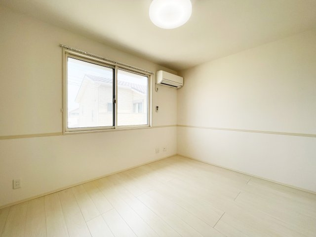 ロイヤルハイムの居間・リビング