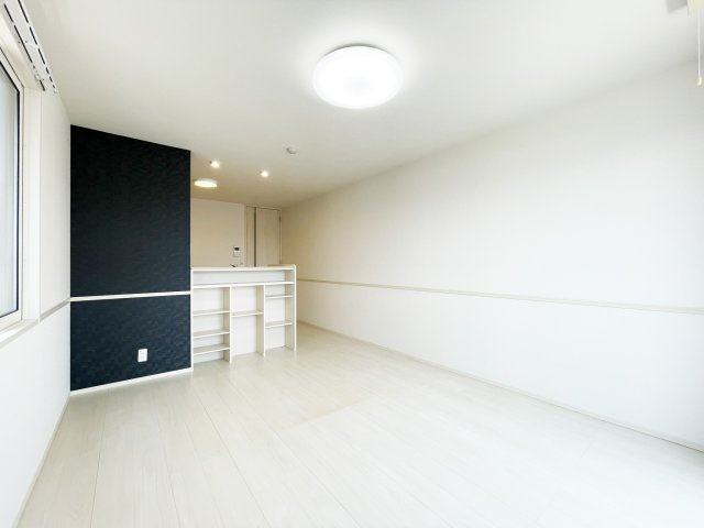 ロイヤルハイムの居間・リビング