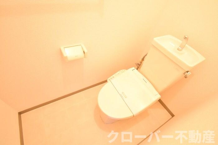 シャトレー西本Ⅱのトイレ|温水洗浄暖房便座