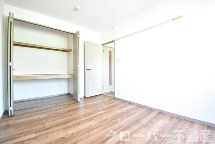 シャトレー西本Ⅱの内装|南洋室６帖