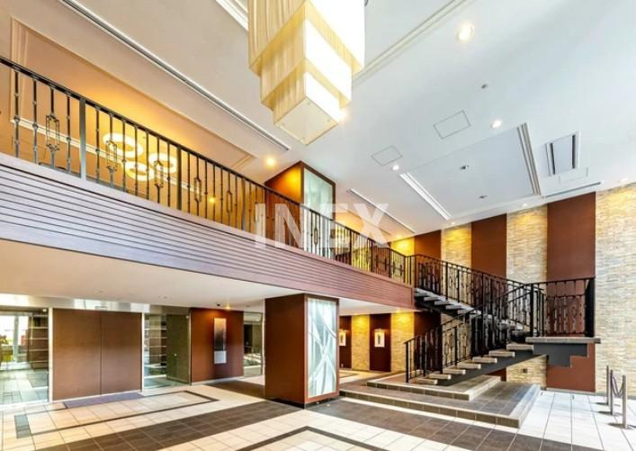 横浜市中区山下町の賃貸マンションのエントランス