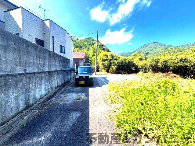 東温市則之内の売地の前面道路含む現地写真|前面道路含む現地写真です