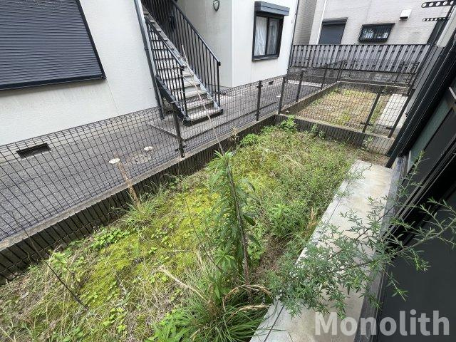 アーバンビレッジA棟の庭