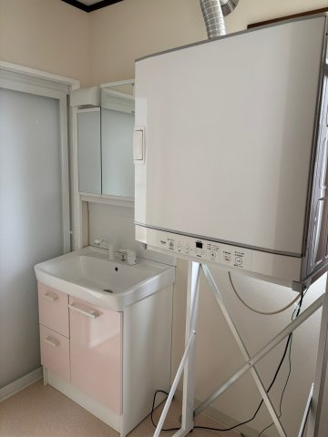 見附市元町2丁目　土地建物【商談中】の独立洗面台