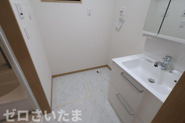 南区大谷場２丁目4-2(1号棟)新築一戸建ての独立洗面台|撮影日 2025年10月23日 13:50 晴れ