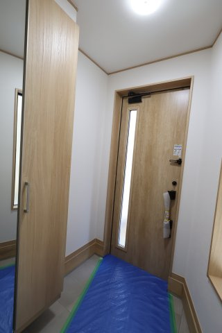 【玄関】 | 南区大谷場２丁目4-2(1号棟)新築一戸建て | 撮影日 2025年10月23日 13:50 晴れ