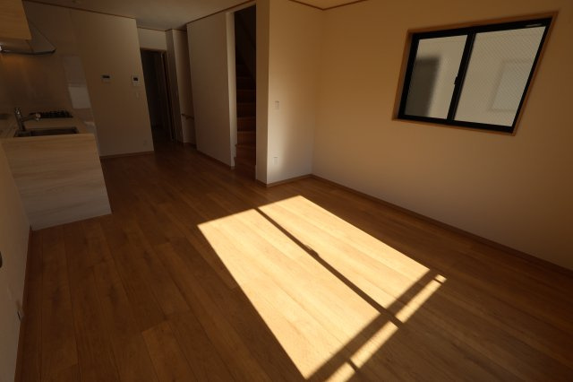 【居間・リビング】 | 南区大谷場２丁目4-2(1号棟)新築一戸建て | 撮影日 2025年10月23日 13:50 晴れ