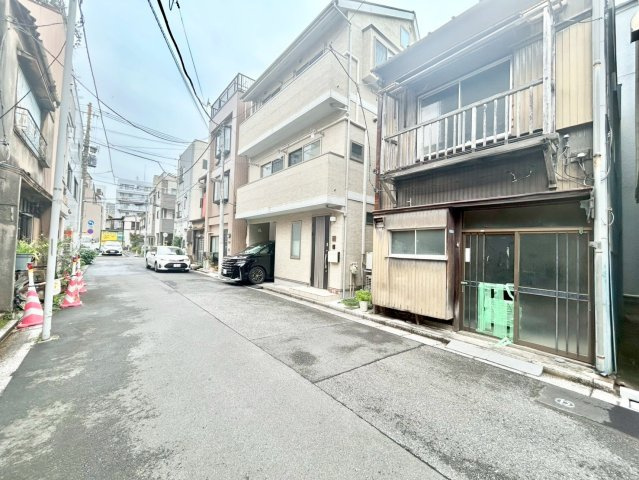 江東区永代2丁目　建築条件無し売地　全2区画の前面道路含む現地写真|現地写真

現地ご見学希望・資料請求などお気軽にお問い合わせ下さい！
03-5990-5201