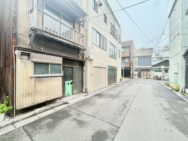 江東区永代2丁目　建築条件無し売地　全2区画の前面道路含む現地写真|現地写真

現地ご見学希望・資料請求などお気軽にお問い合わせ下さい！
03-5990-5201