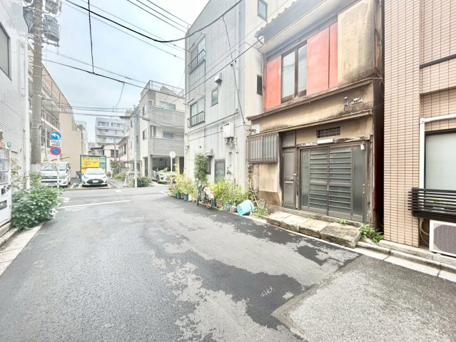 江東区永代2丁目　建築条件無し売地　全2区画の前面道路含む現地写真|現地写真（2025.10.23撮影）

現地ご見学希望・資料請求などお気軽にお問い合わせ下さい！
03-5990-5201