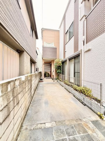 葛飾区東新小岩5丁目中古住宅の駐車場|カースペース