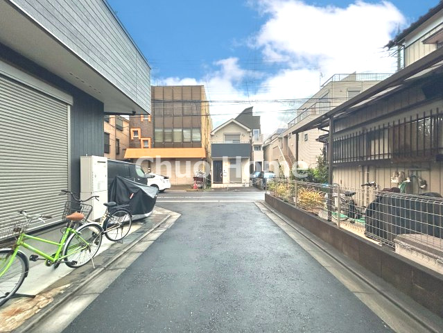 葛飾区東新小岩5丁目中古住宅の前面道路含む現地写真