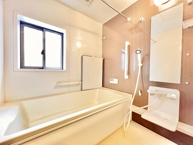 葛飾区東新小岩5丁目中古住宅の浴室|バスルーム