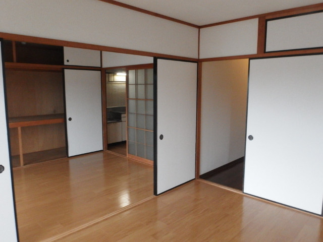 グリーンヒルズ１３０の居間・リビング