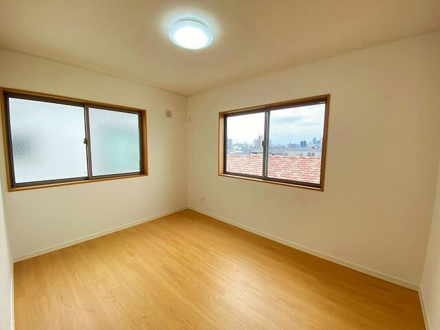 名古屋市西区稲生町の洋室