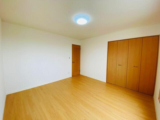 名古屋市西区稲生町の洋室