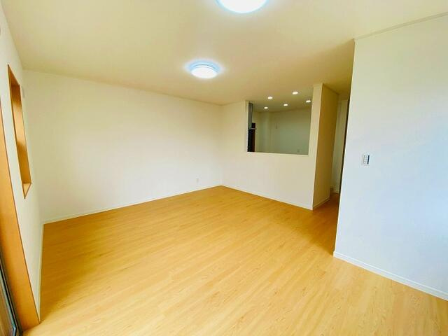 名古屋市西区稲生町の洋室