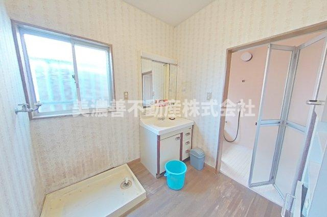 ６５３５８　本巣市下真桑中古戸建ての洗面所