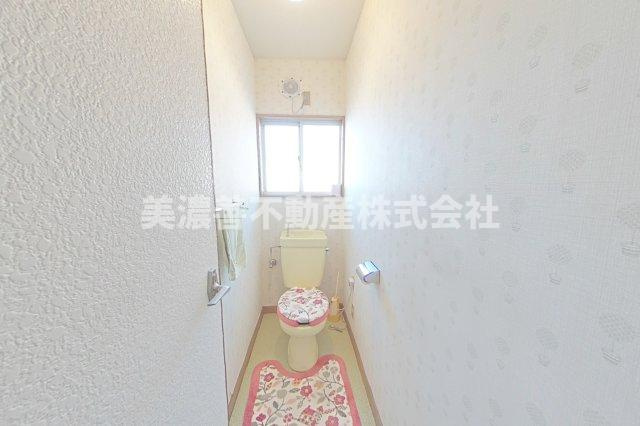 ６５３５８　本巣市下真桑中古戸建てのトイレ