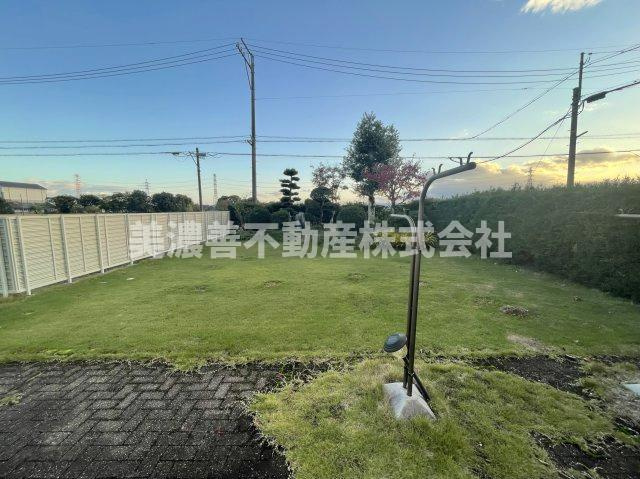 ６５３５８　本巣市下真桑中古戸建ての庭