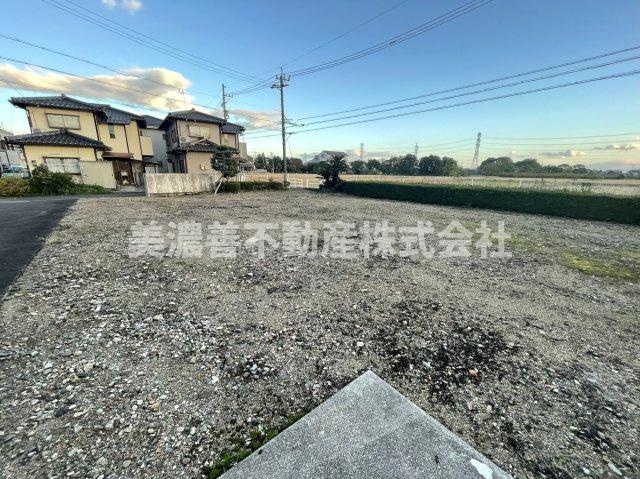 ６５３５８　本巣市下真桑中古戸建ての駐車場