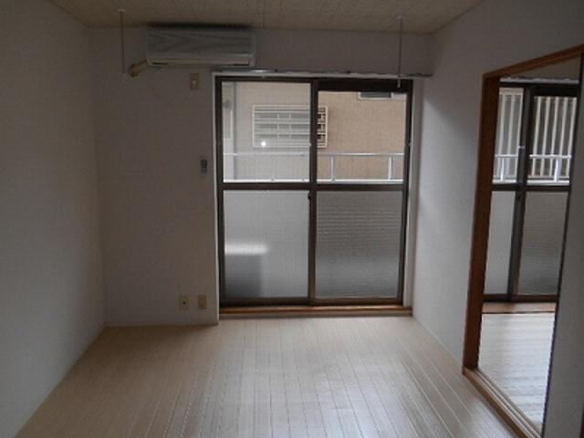 ヴィラ・サンポートの居間・リビング