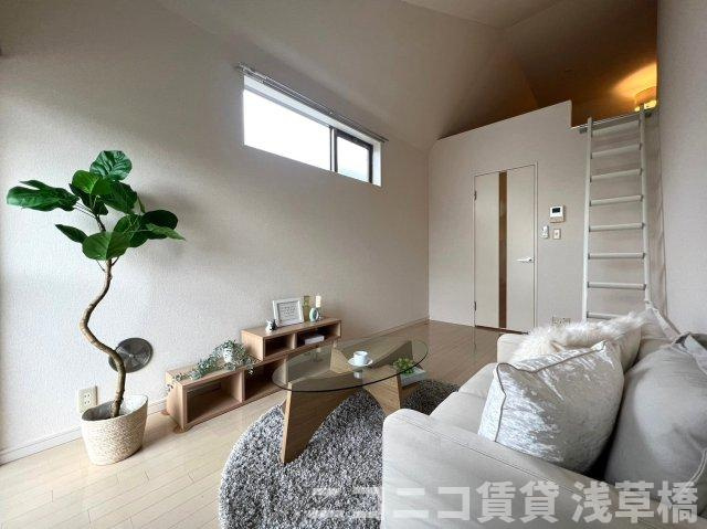 グローコート１の居間・リビング|別号室イメージの為、現状を優先致します。