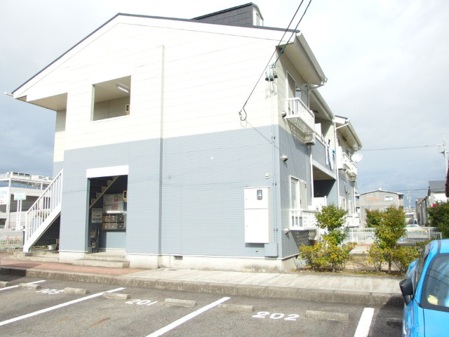 サンハイツ森崎の駐車場