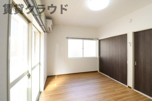 ラルゴの洋室|明るい洋室です