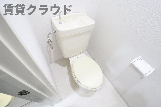 ラルゴのトイレ|白を基調とした清潔感のあるトイレ♪