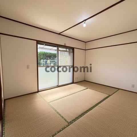 藤が尾車庫付貸家の和室