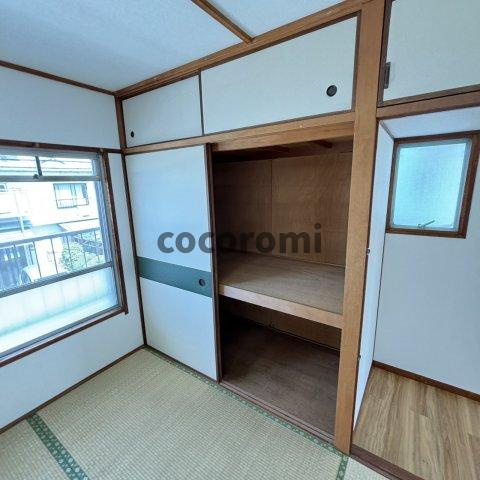 藤が尾車庫付貸家の収納