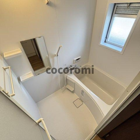 藤が尾車庫付貸家の浴室