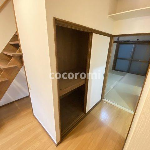 田井町貸家の収納