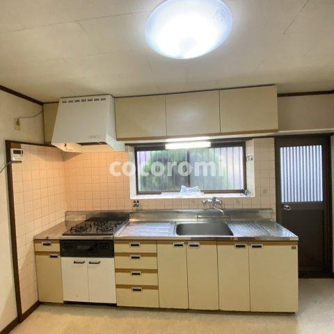 田井町貸家のキッチン