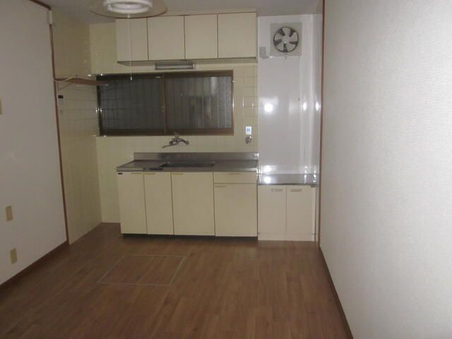 萱島信和町戸建のキッチン