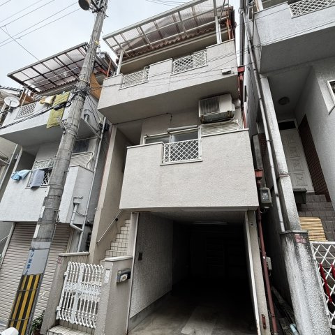 津田東車庫付き貸家