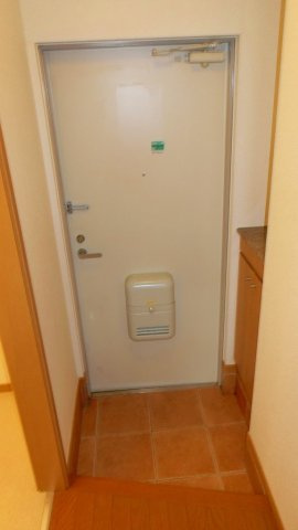 ブレスィング幕張の玄関|収納もある玄関です