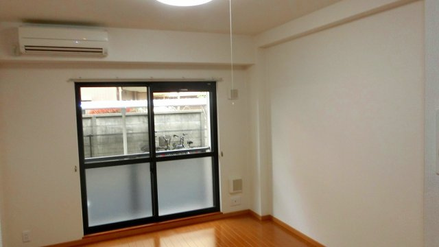 ブレスィング幕張の洋室