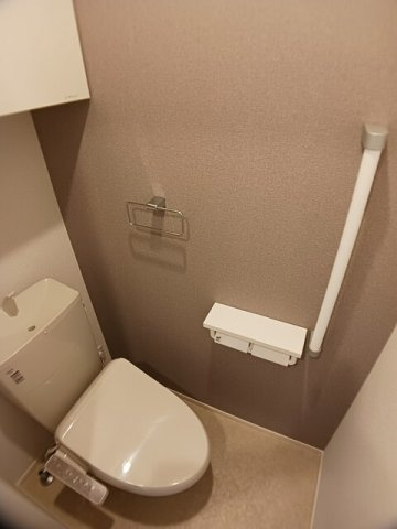 アネックスのトイレ|落ち着いた色調のトイレです