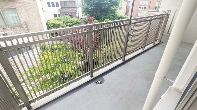 メイプルコート宝塚のバルコニー