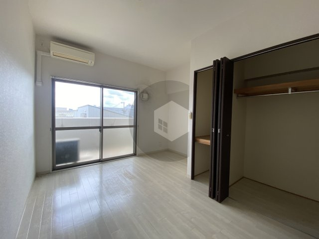 Art Pension高井田の寝室