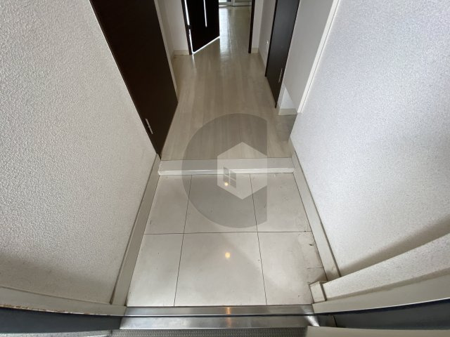 Art Pension高井田の玄関