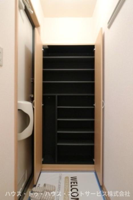 ヴィルヌープ　Ⅲの玄関