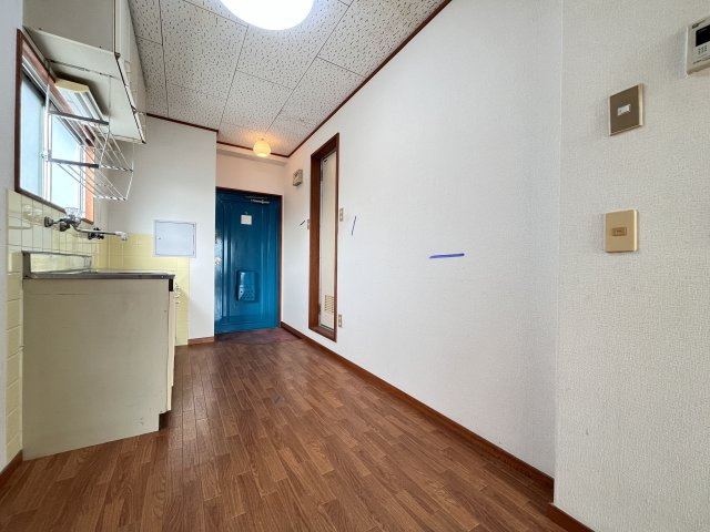 ワイエスハイツの居間・リビング